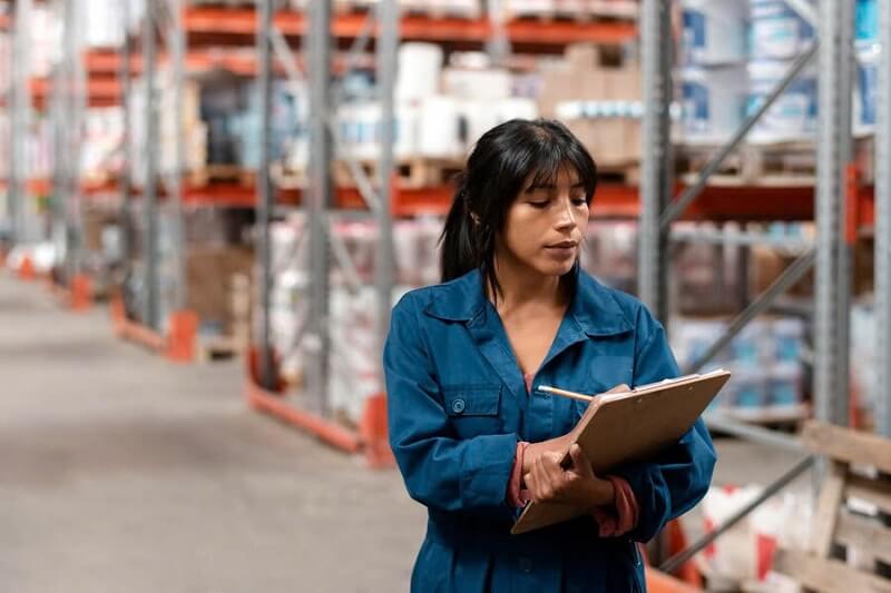 Core Responsibilities of a Warehouse Worker